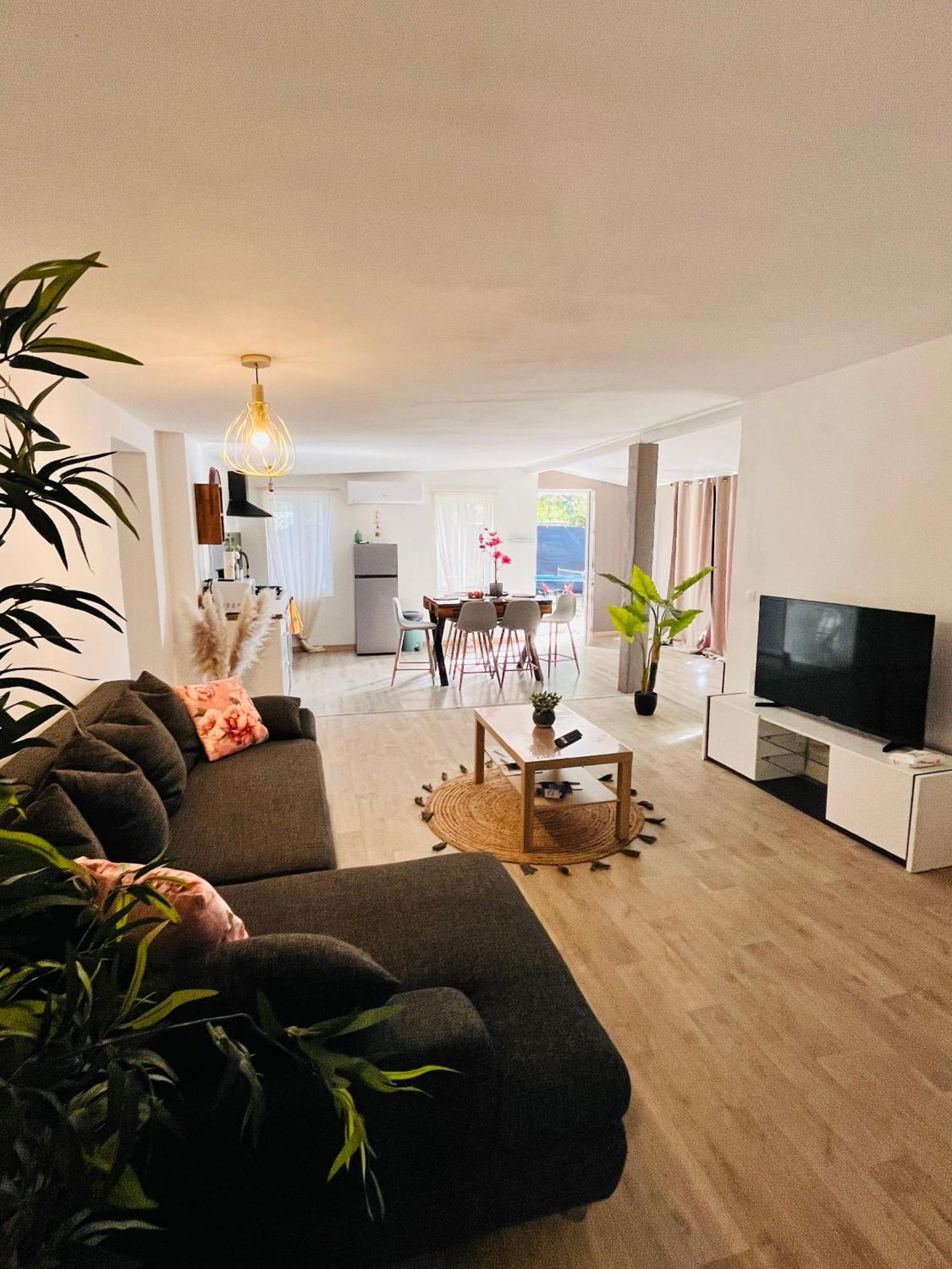 Location T3 Jardin Avec Piscine Villa Meze Bagian luar foto